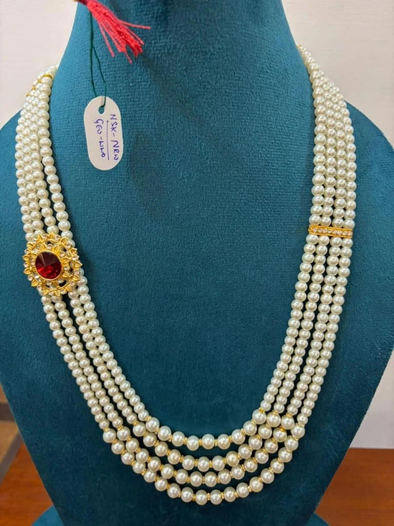 White pearl Necklace with red mehroon pendant