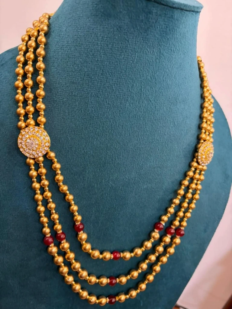Golden 2 pendant with broach for party wear or groom