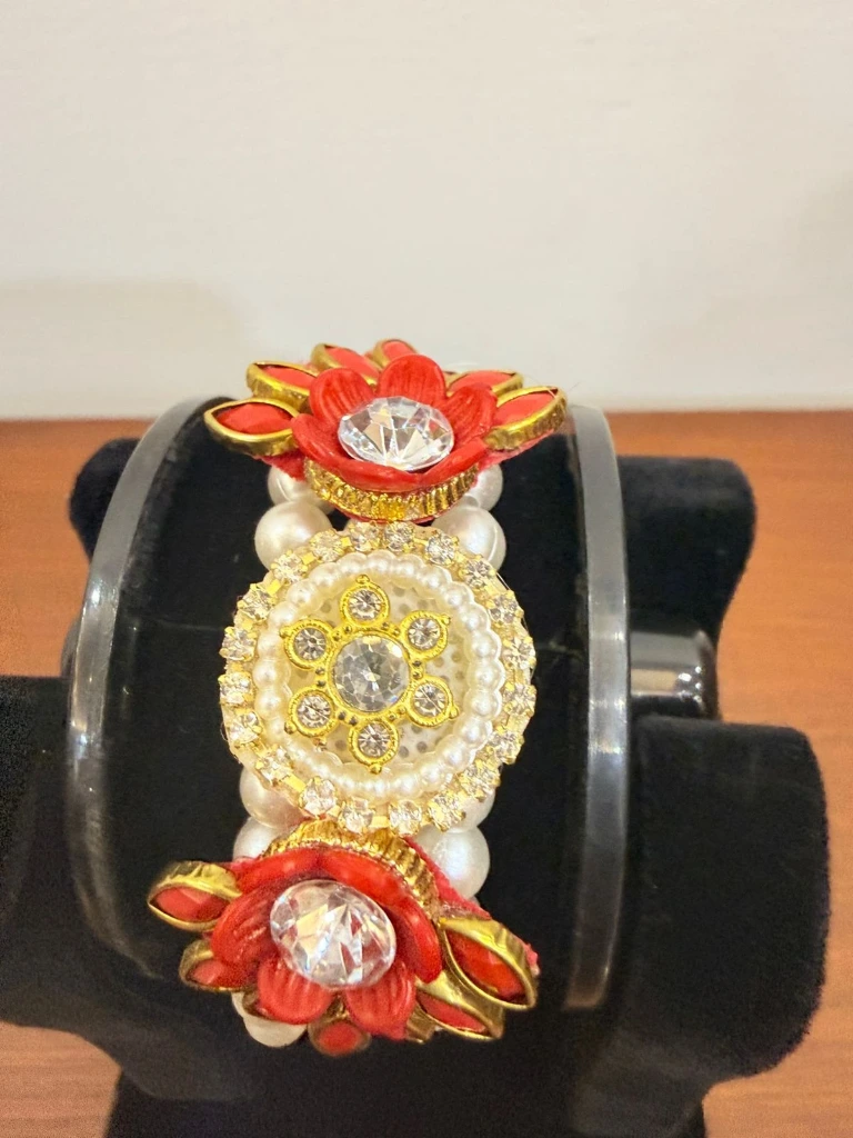 Bracelet fancy and flower pattern strechable