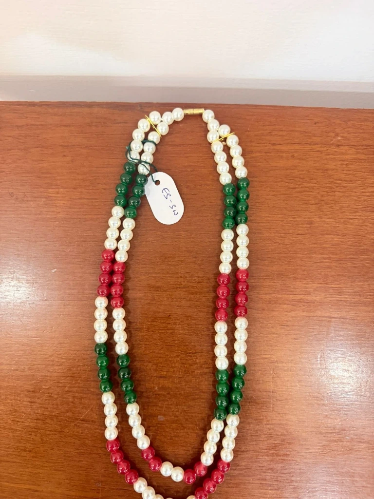 Pearl with red and green mix beads